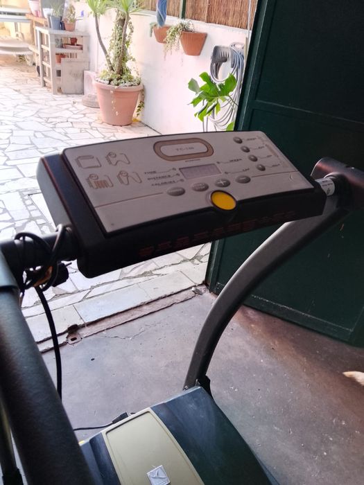 Vendo uma passadeira elétrica em ótimo estado de uso.