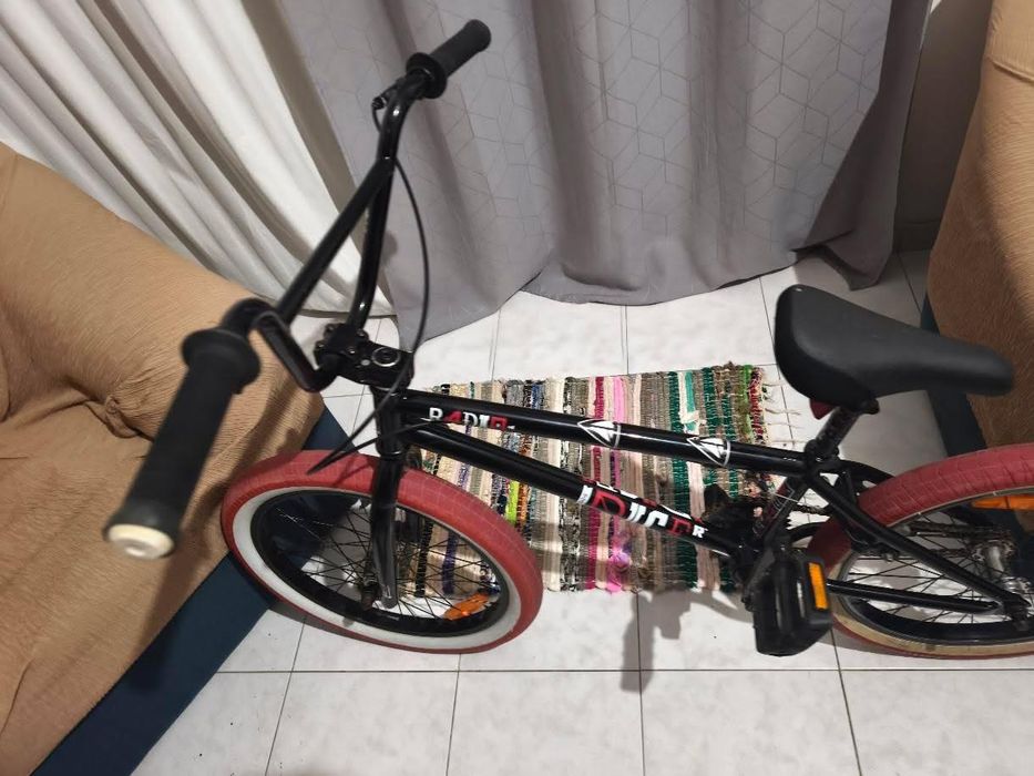 Bicicleta BMX muito pouco usado