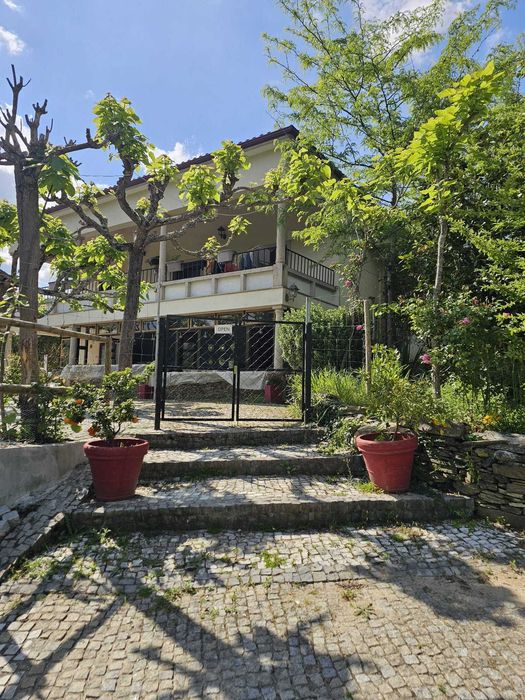 BOTANICA FARM Vila Cova de Alva — ~3 ha, multi-casa — €790.000 — SEM AGÊNCIAS (já Remax) — opção de desenvolver