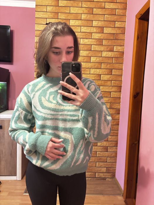 Жіночий  світер.