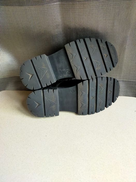 Buty Oksfordki loafersy trapery lakierki 37