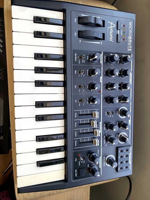 Arturia Microbrute 25 Key Analog Synthesizer Penha De França • OLX Portugal