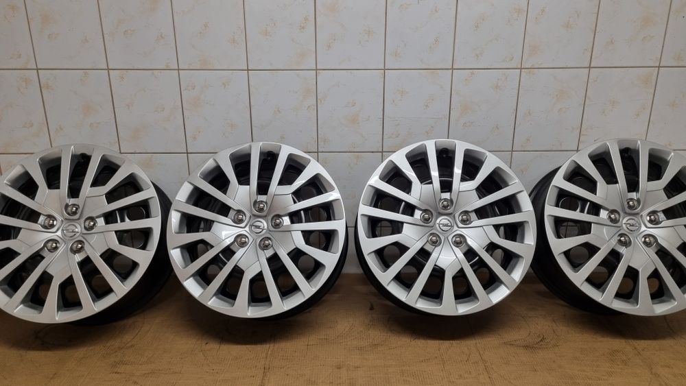 Nowe felgi stalowe 17" Opel Vivaro III 5x108 ET46 Toyota Peugeot