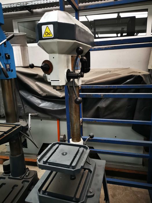 Engenho de Furar de meia coluna