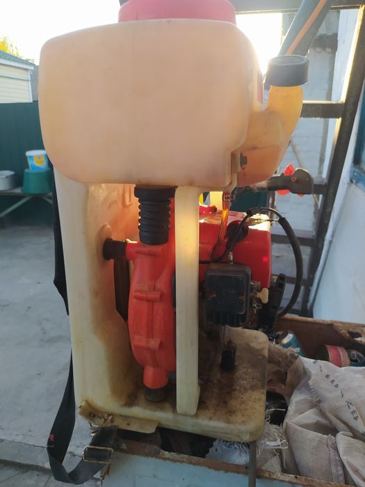 Продам мото оприскувач