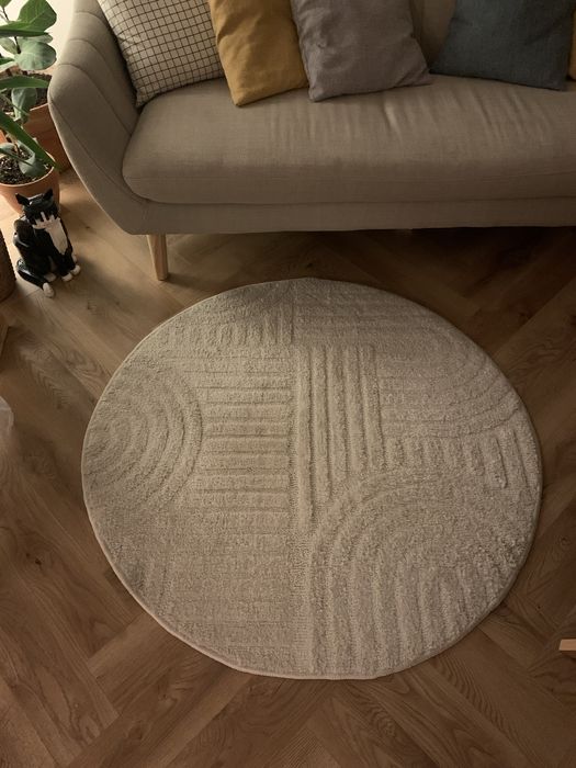 Dywan okrągły w bardzo dobrym stanie