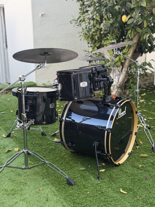 Bateria Acústica Pearl Export EX completa e novinha.