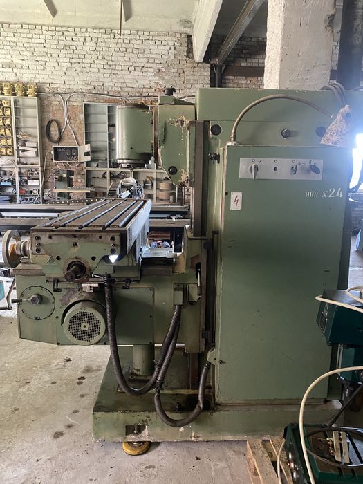 Фрезерний верстат ФУ-321 FU-321 Болгарія , Свердлильний станок 2H118