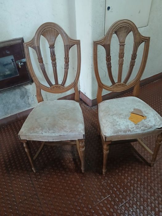 6 cadeiras antigas em bom estado para restauro do tecido