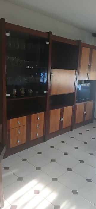 Mobilia de sala de jantar com 3 modulos + 1 mesa com 7 cadeiras