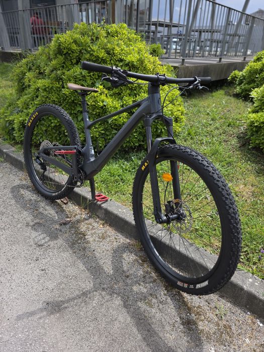 Bicicleta Scott Spark / Spari MTB 29” Carbono – Impecável