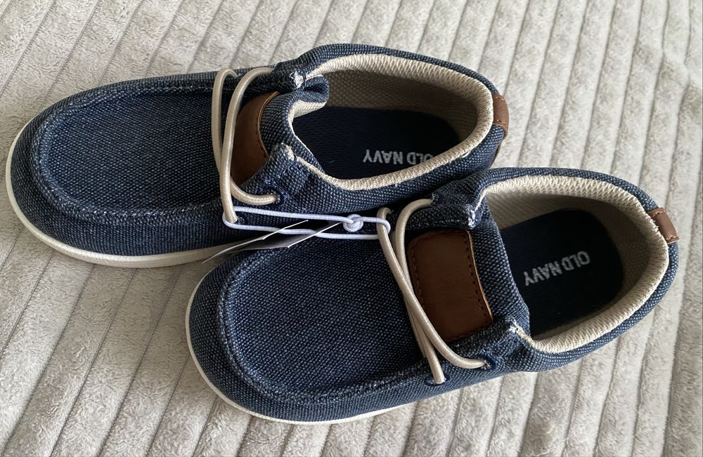 Мокасини, кеди, топсайдери для хлопчика розмір 28, устілка 17,5 см