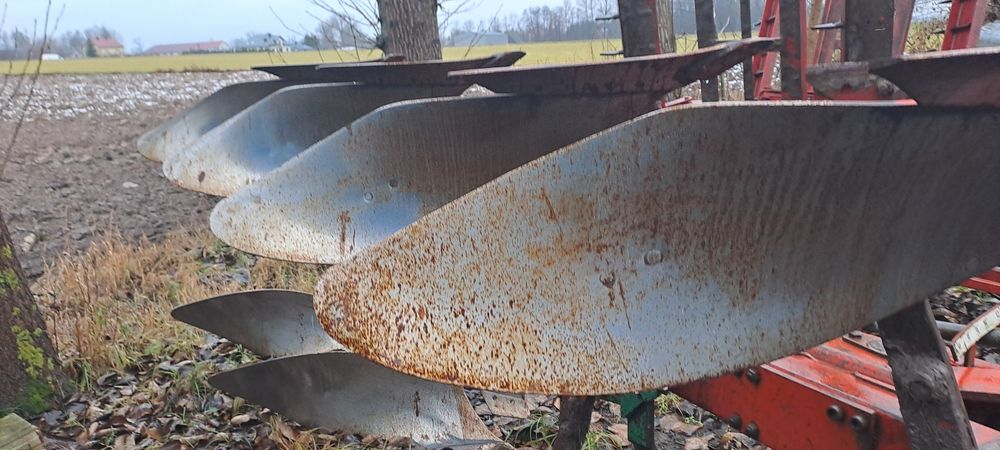 Pług KVERNELAND 4 obrotowy vario