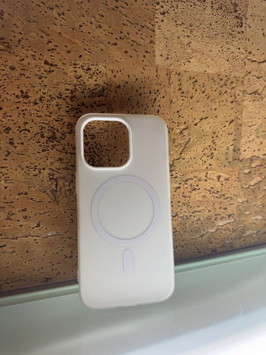 Чехол на iPhone 13 pro