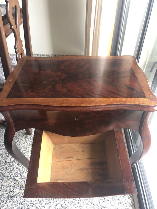 Mesa costureira antiga