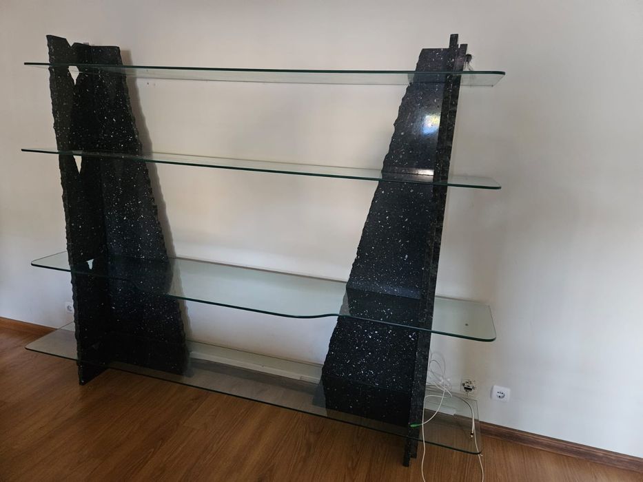 Estante de sala em muito bom estado, em mármore e vidro.    Só aceito pagamento em dinheiro