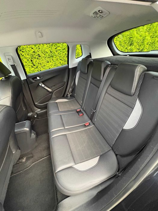 Peugeot 2008 1.6 e-HDi Allure