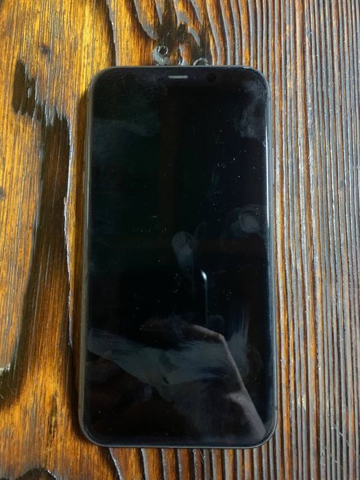 Продам 11 айфон 128