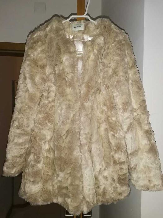 Casaco de pelo bege elegante – muito quentinho
