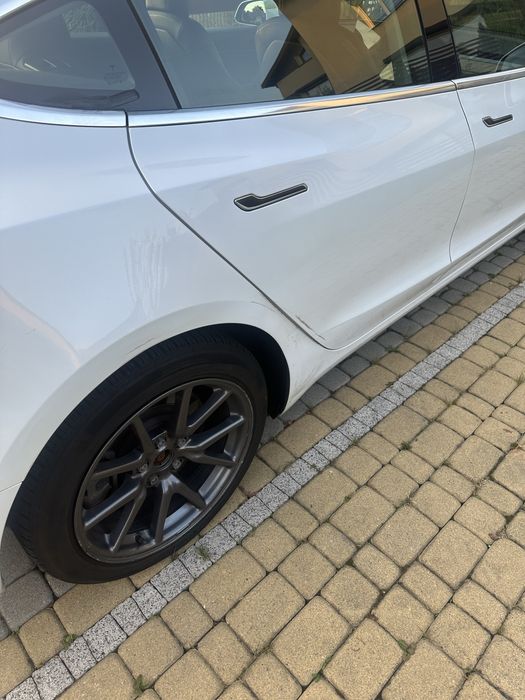 Tesla Model 3 Long Range AWD 2019 – cesja leasingu