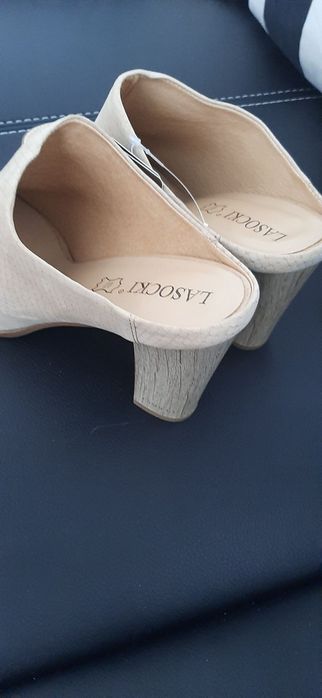 Nowe Klapki roz .40 Lasocki