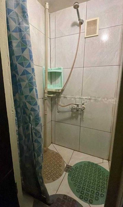 Метро Палац Спорту чудова кімната 18 метрів з капітальним ремонтом.