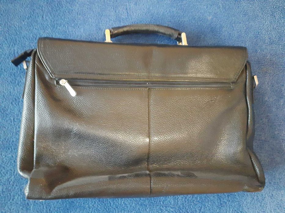 Кожаный портфель