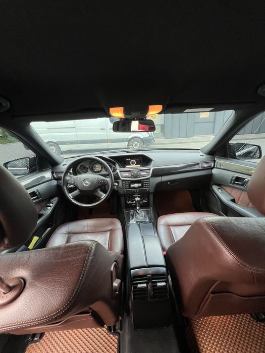 Mercedes-benz Е212    2.2 дизель  2011р