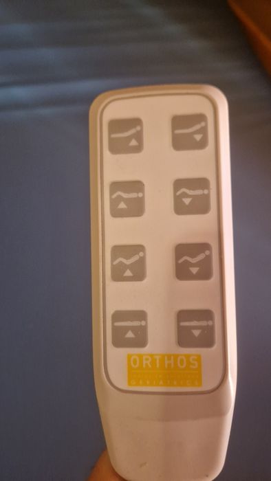 Cama articulada hospitalar