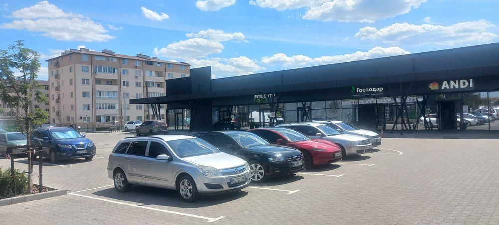 Оренда фасадного приміщення у новому ТЦ RUTA, біля АТБ, Жовква