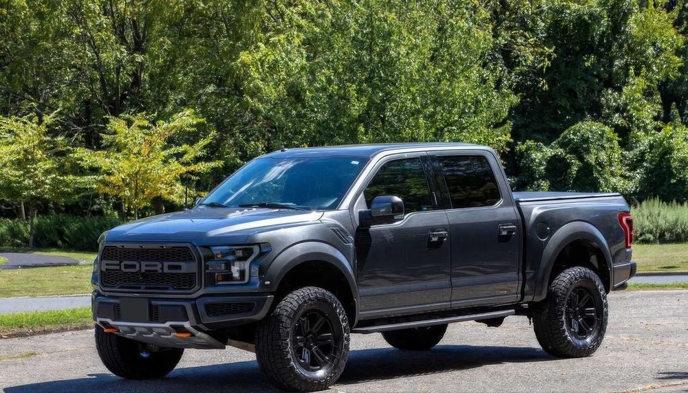 Ford F-150 Raptor SuperCrew      2018