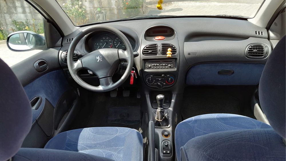 Peugeot 206 1.1 gasolina