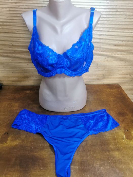 Комплект білизни на обьєм стегон 130