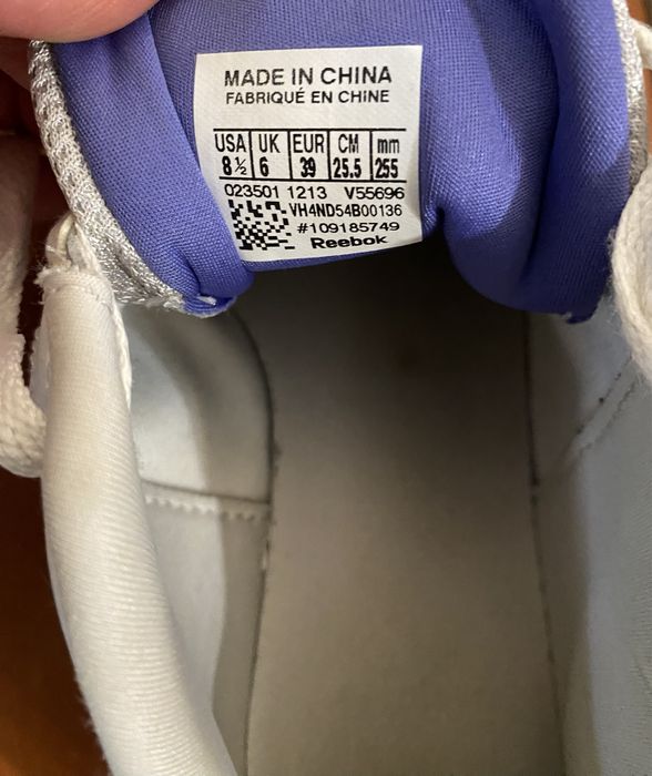 Кросівки.  Reebok