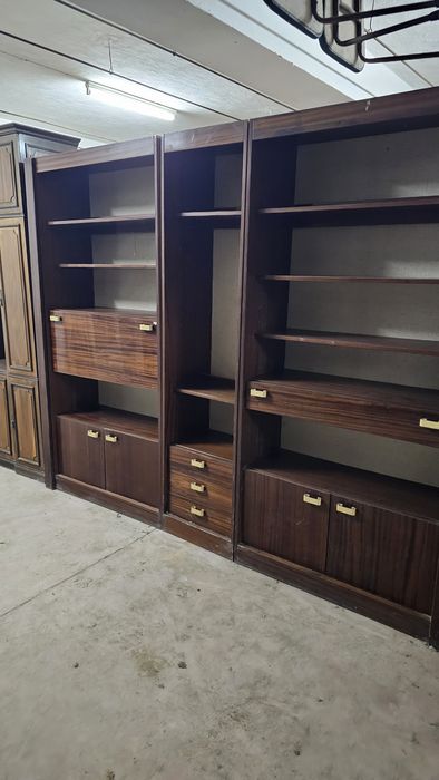 Estante com 2.60 metros de comprimento