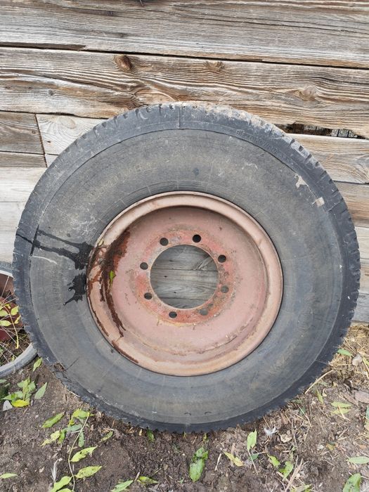 Opony  10.00 R20
