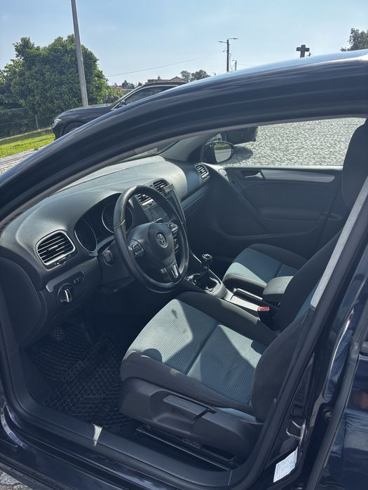 Volkswagen Golf VI 1.6 TDI Comfortline 105cv — 2011 | Preto Metalizado