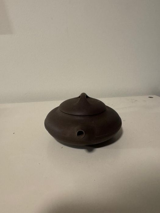 Bule Vintage da China de barro