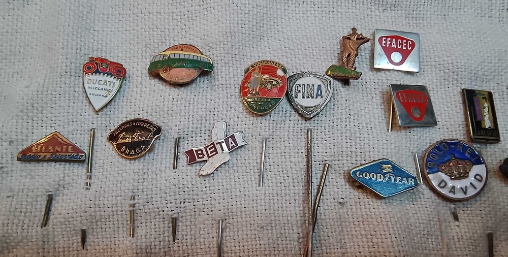 Lote Pins Variados