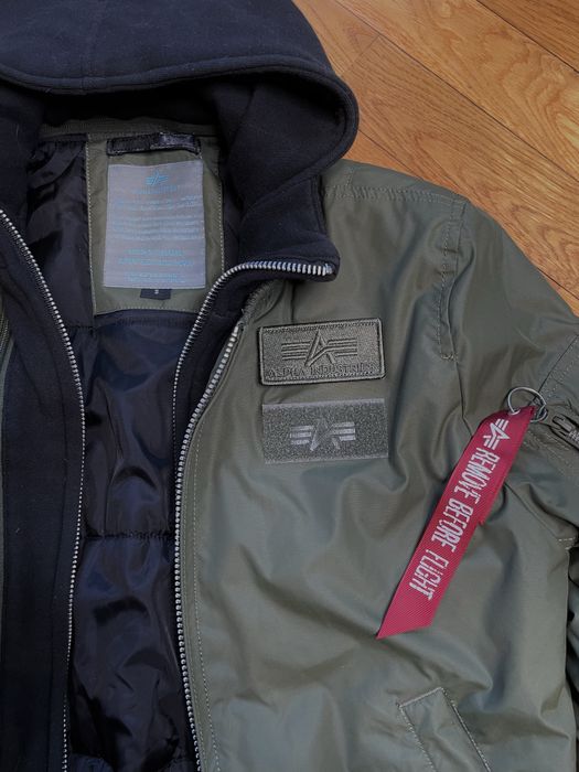 Бомбер зимній Alpha Industries MA-1 D-Tec