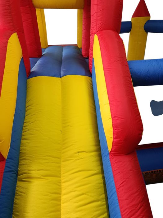 Insuflável Reino dos Saltos