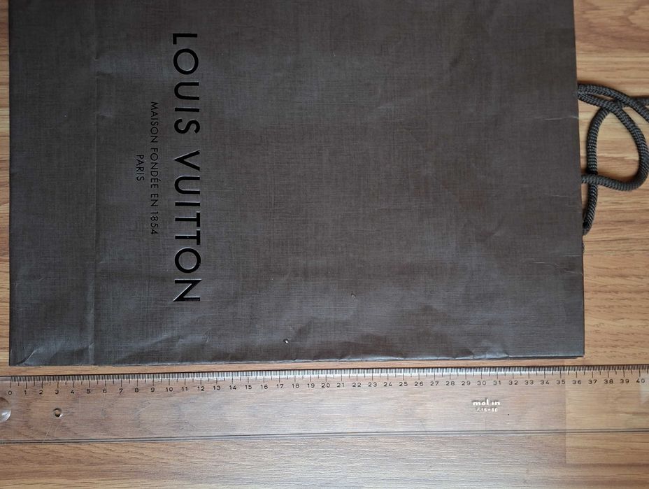 Saco de papel Louis Vuitton - original
