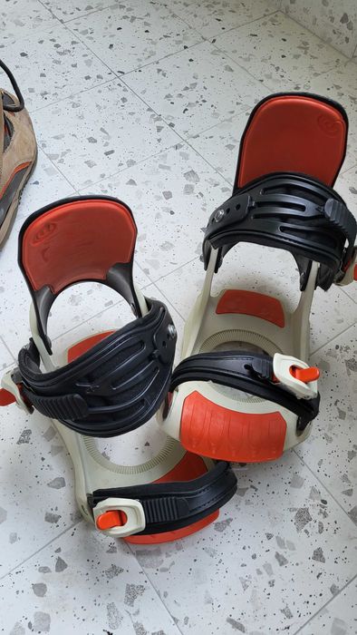 Prancha de snowboard Nitro Titan 59 + Fixações Drake F40