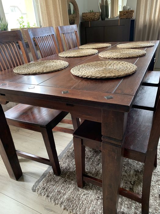 Drewniany stół z krzesłami 6 sztuk  z drewna egzotycznego  Jysk