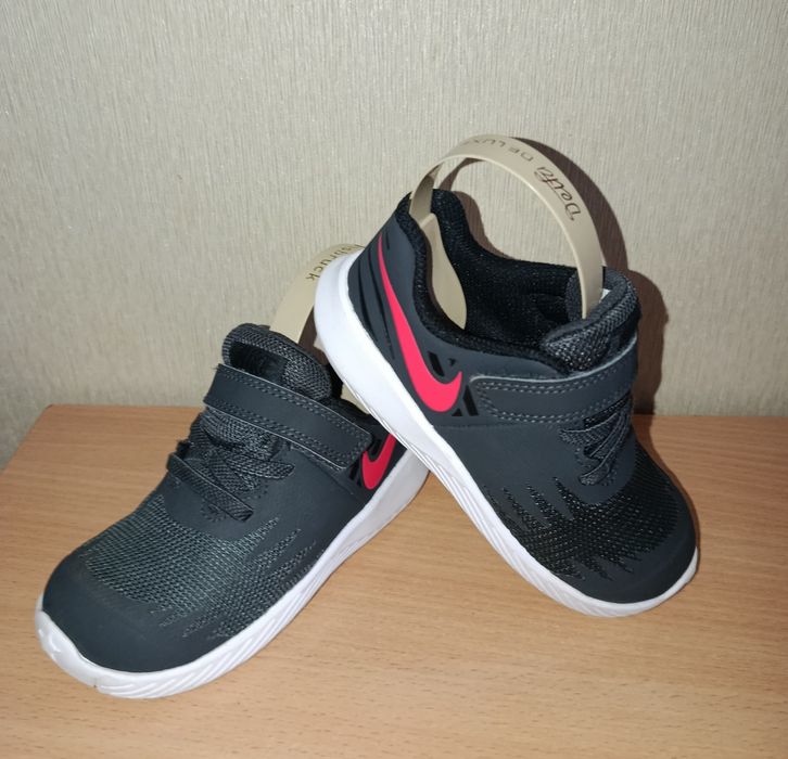 Кросівки фірми Nike 25 розміру