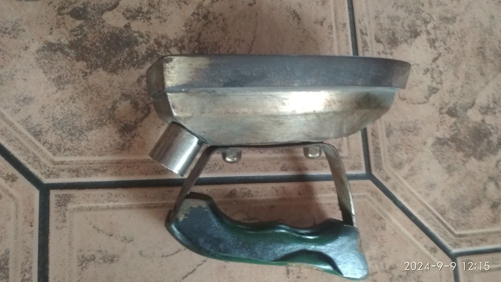 Sprzedam stare żelazko z czasów PRL