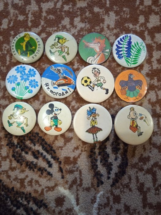 Продам значки СССР детские