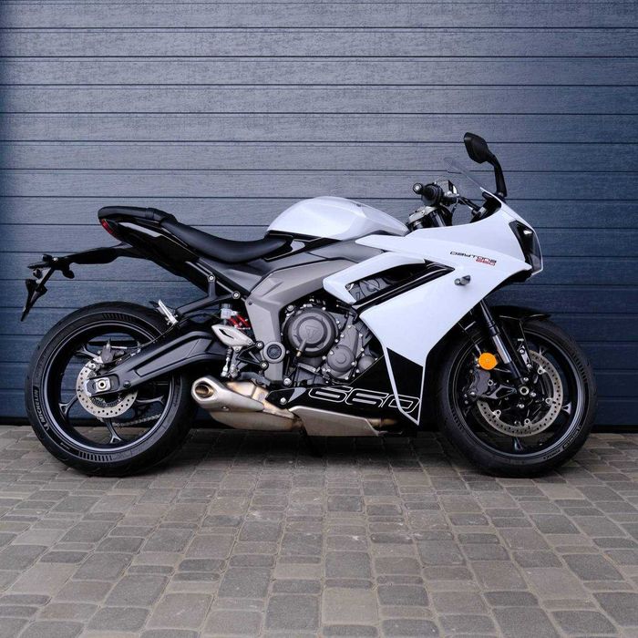 Продам мотоцикл TRIUMPH DAYTONA 660 (9193)