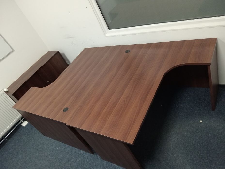 Biurko Biurka 7szt  Sprzedam duże biurka Transport Gratis
