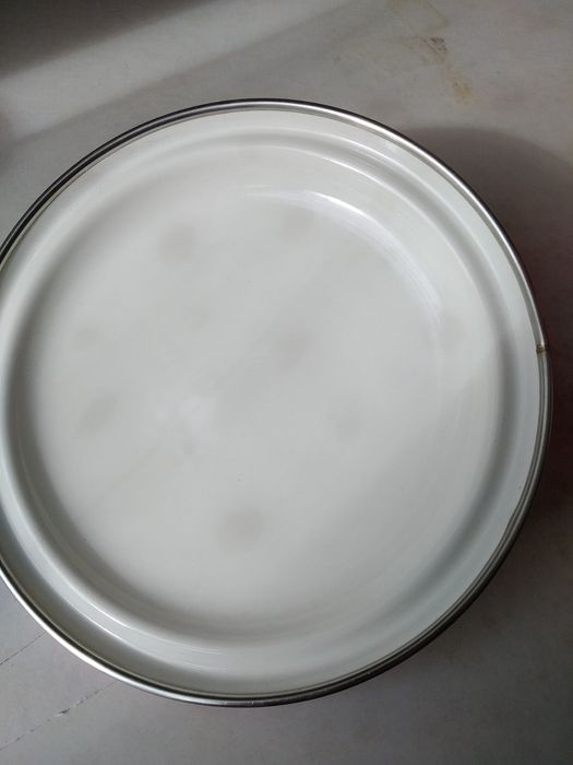 Кастрюли из эмали в разных литражах